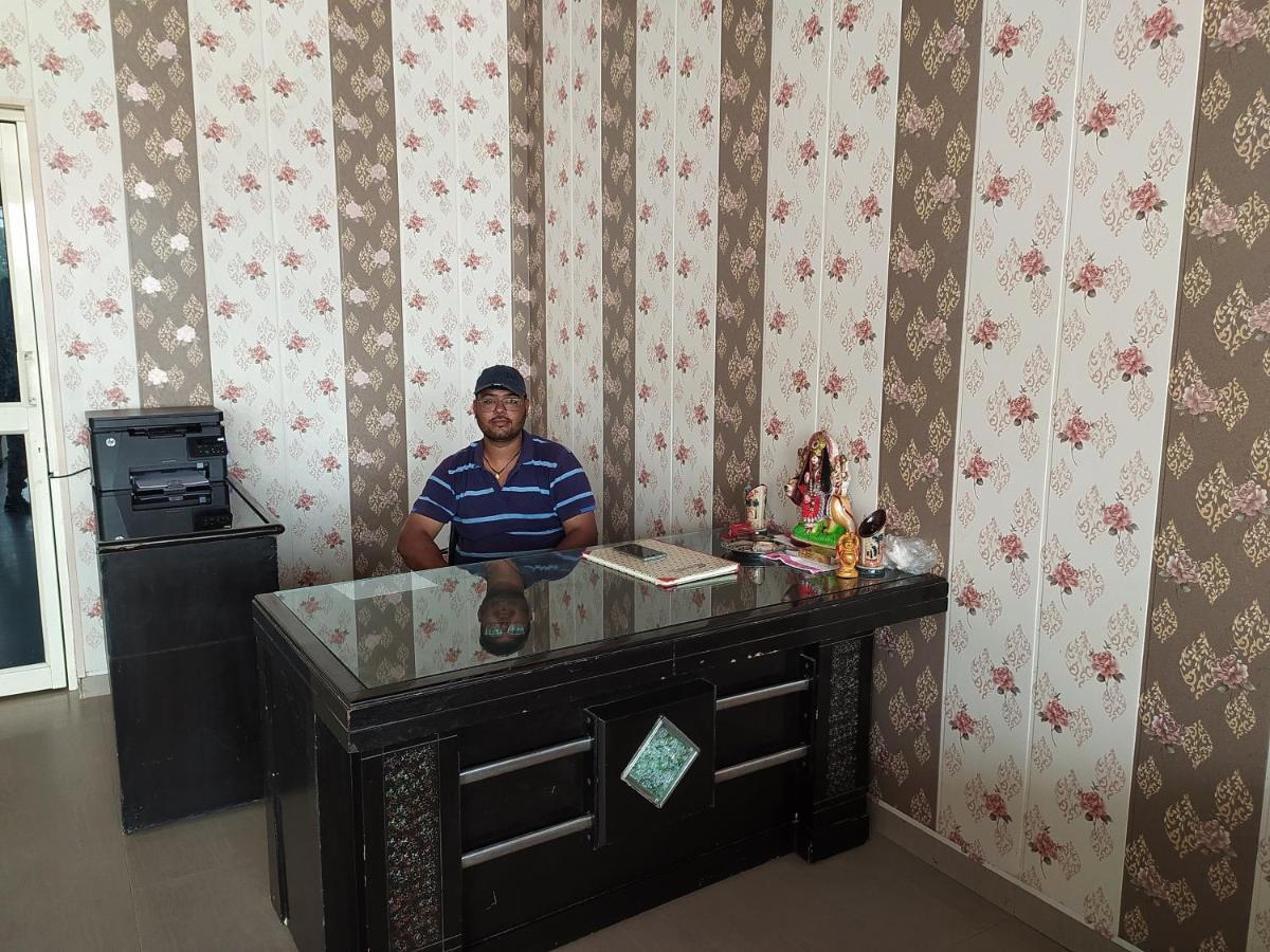 Oyo 82476 Royal Garden Ghaziabad Exterior foto