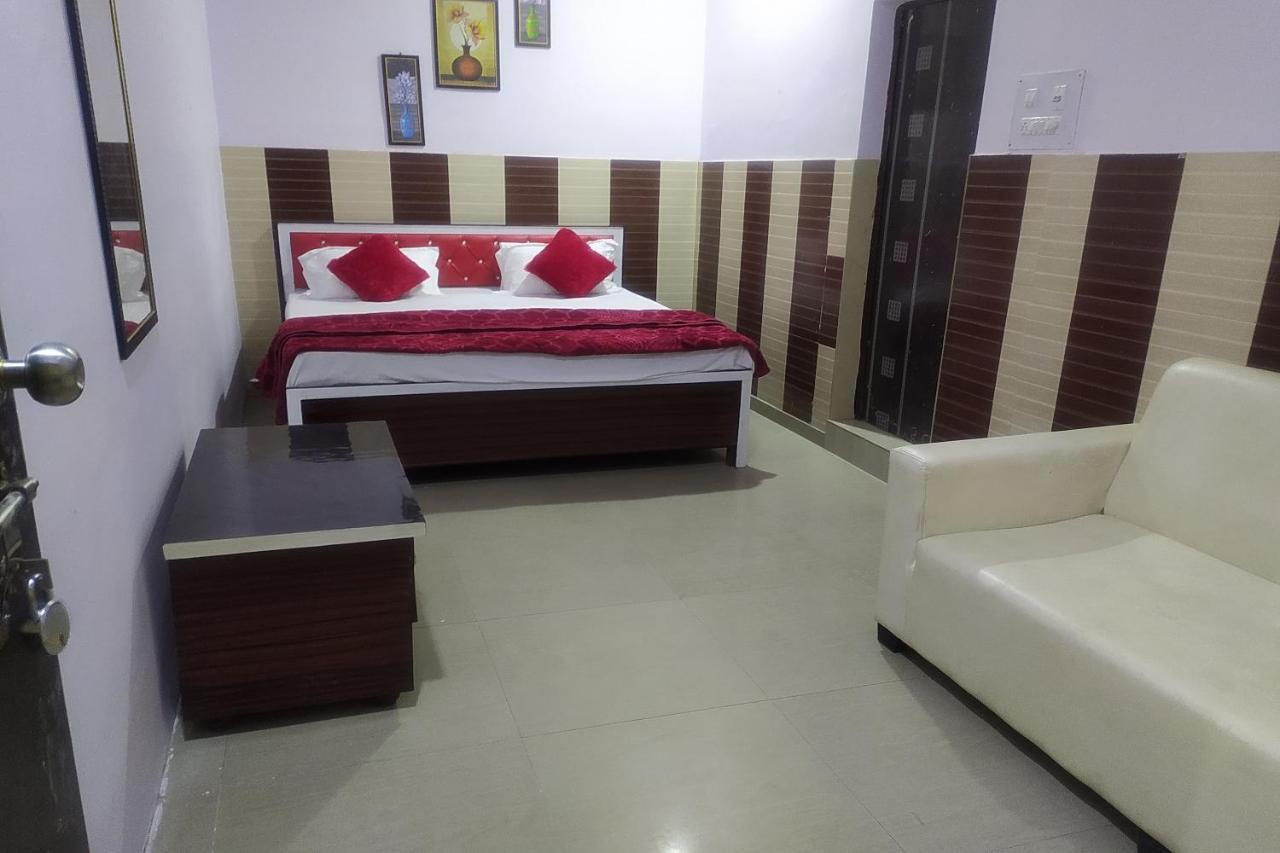 Oyo 82476 Royal Garden Ghaziabad Exterior foto